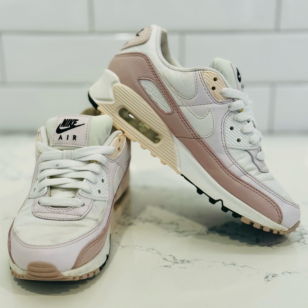 Nike Air Max Athletic Shoes